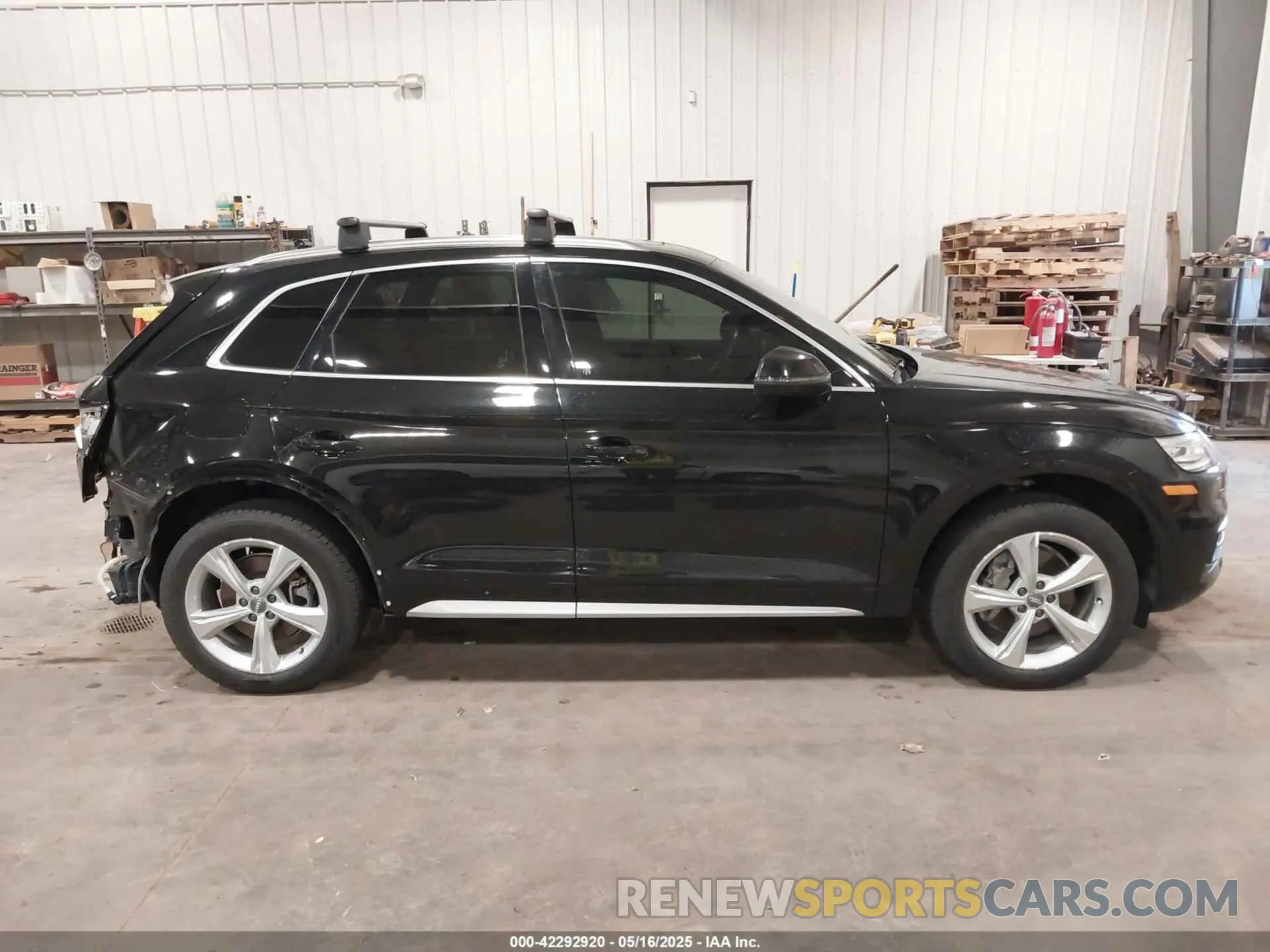 14 Photograph of a damaged car WA1ANAFY0L2114964 AUDI Q5 2020