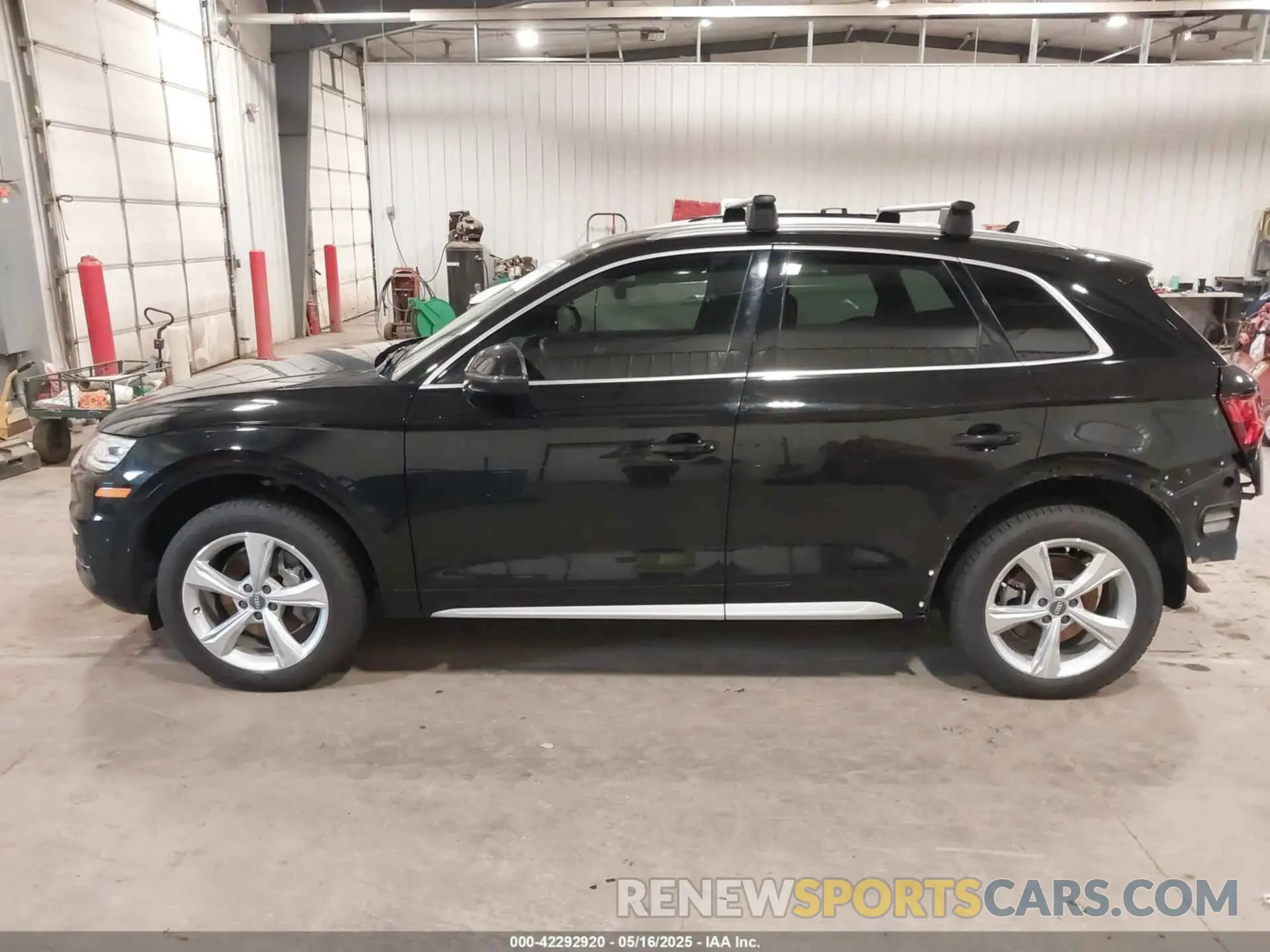 15 Photograph of a damaged car WA1ANAFY0L2114964 AUDI Q5 2020