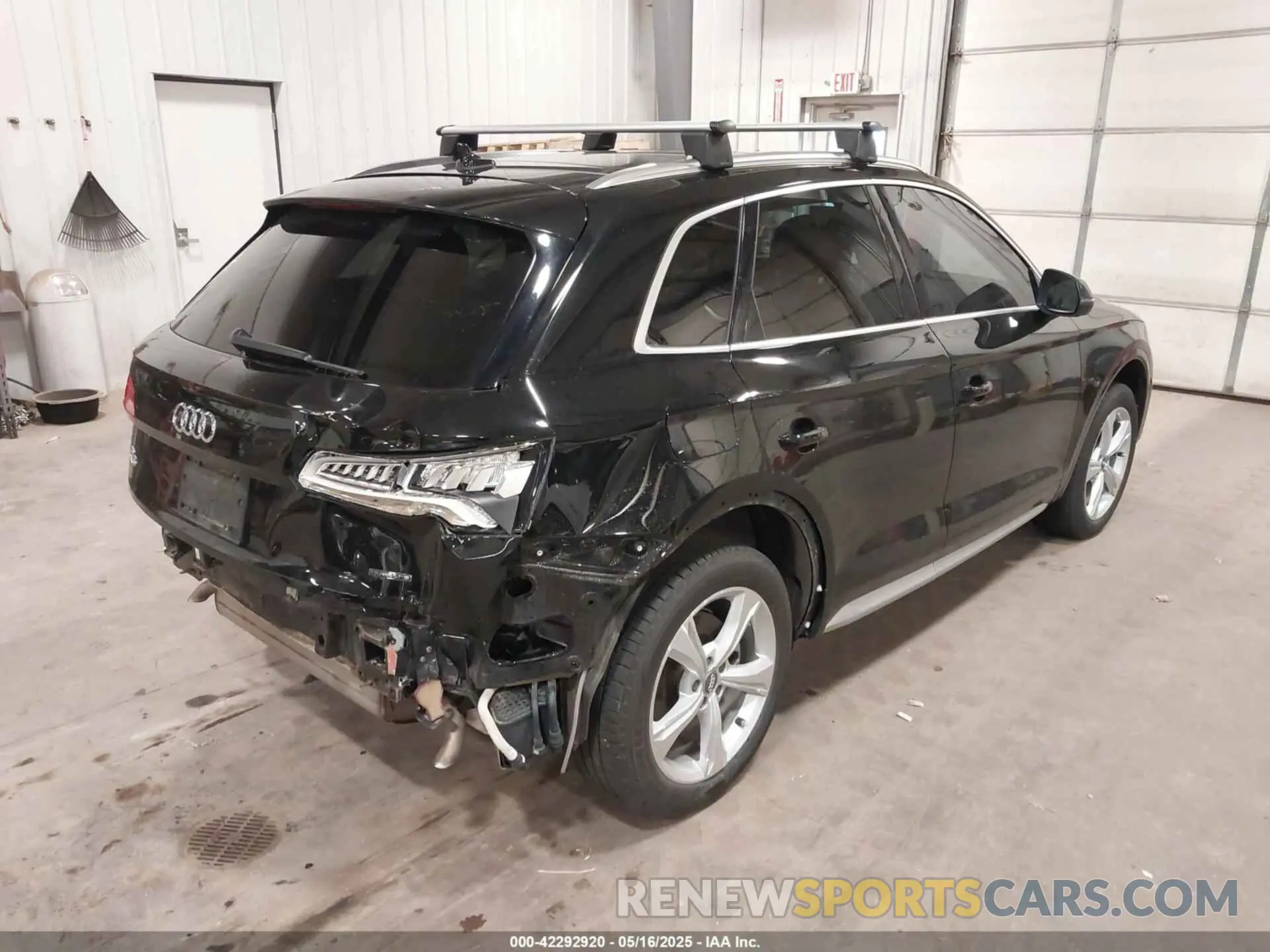4 Photograph of a damaged car WA1ANAFY0L2114964 AUDI Q5 2020