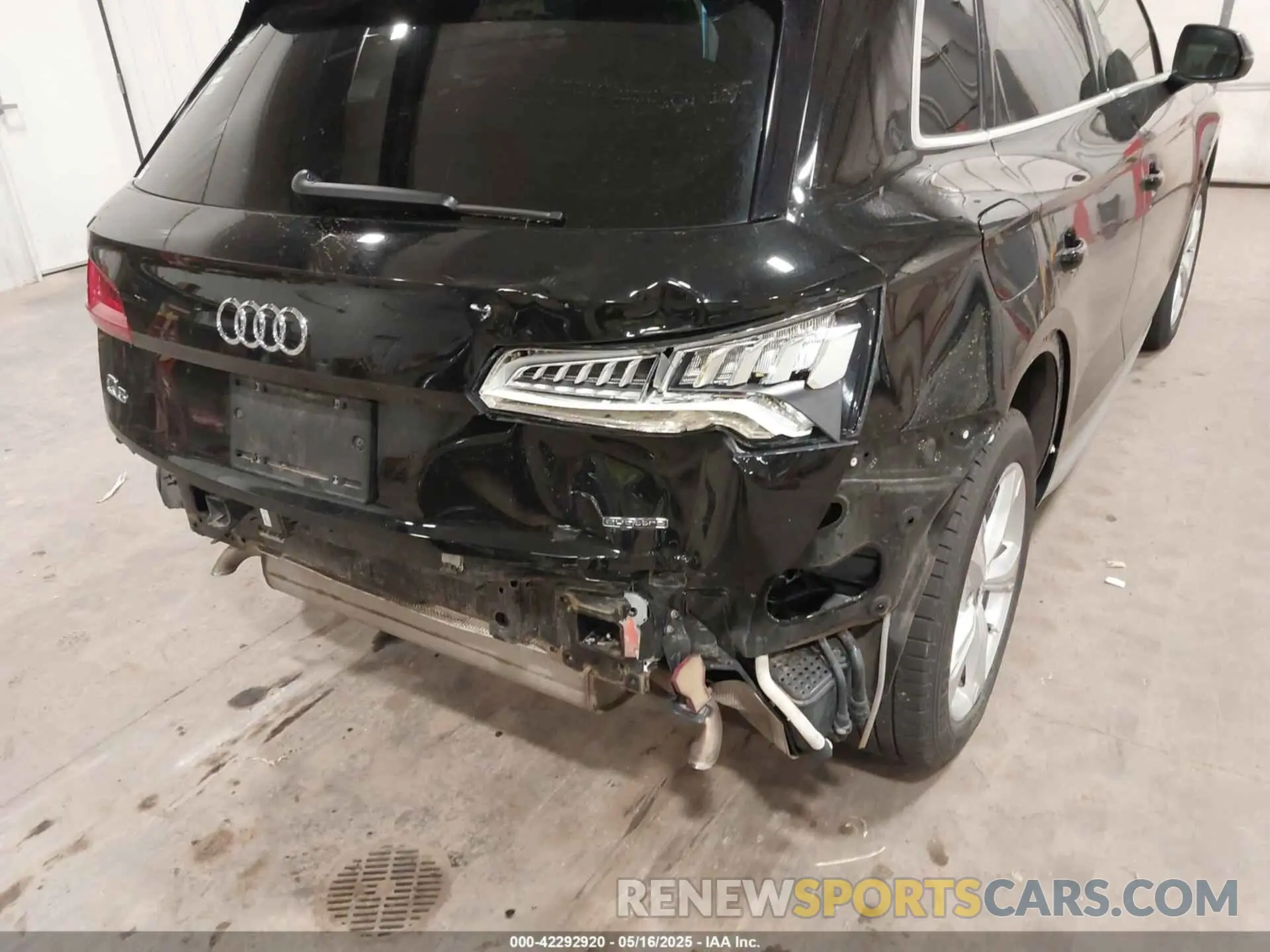 6 Photograph of a damaged car WA1ANAFY0L2114964 AUDI Q5 2020