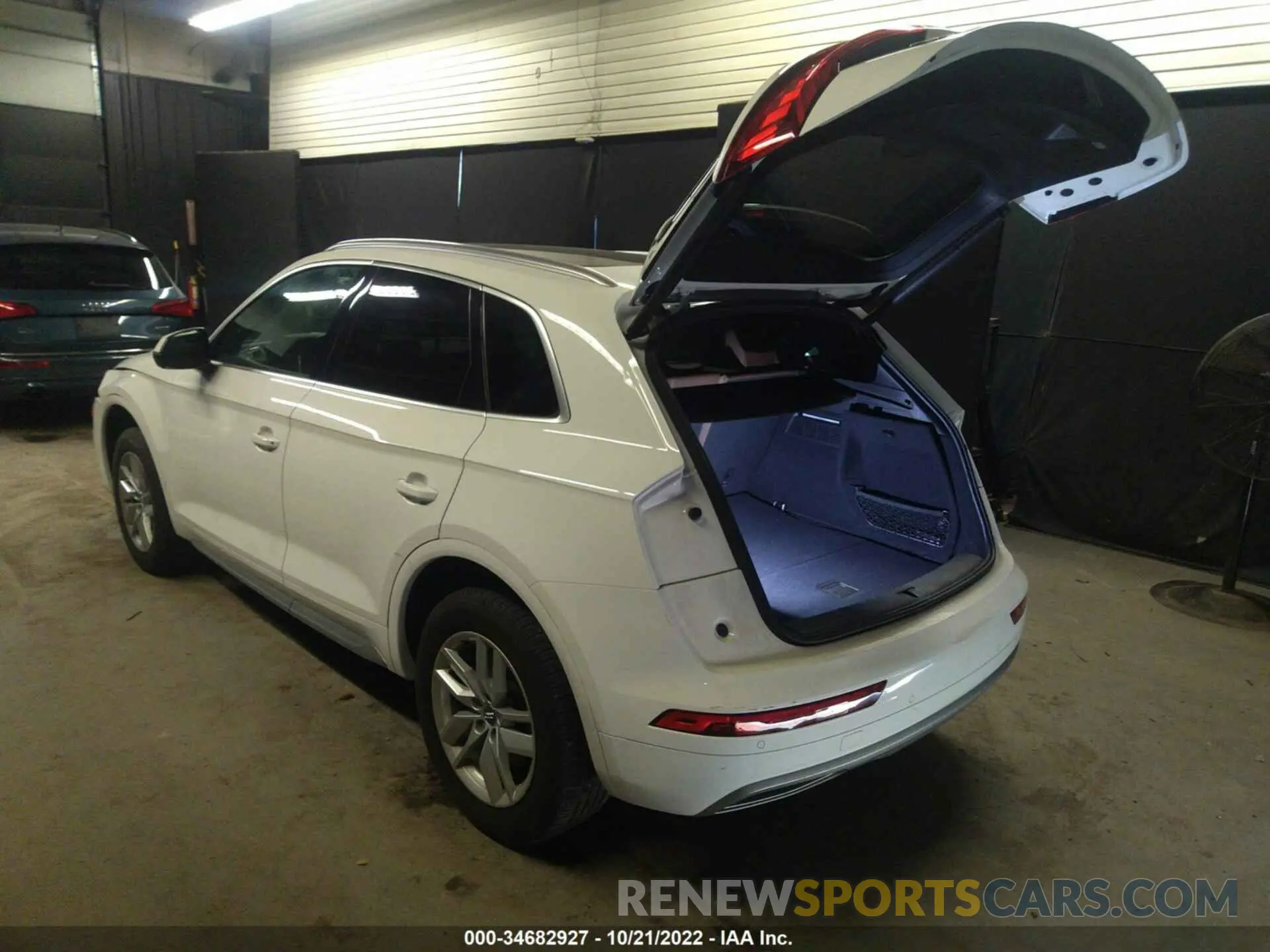 3 Фотография поврежденного автомобиля WA1ANAFY1L2098922 AUDI Q5 2020