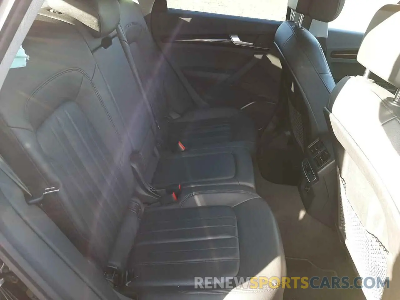 10 Фотография поврежденного автомобиля WA1ANAFY2L2044335 AUDI Q5 2020