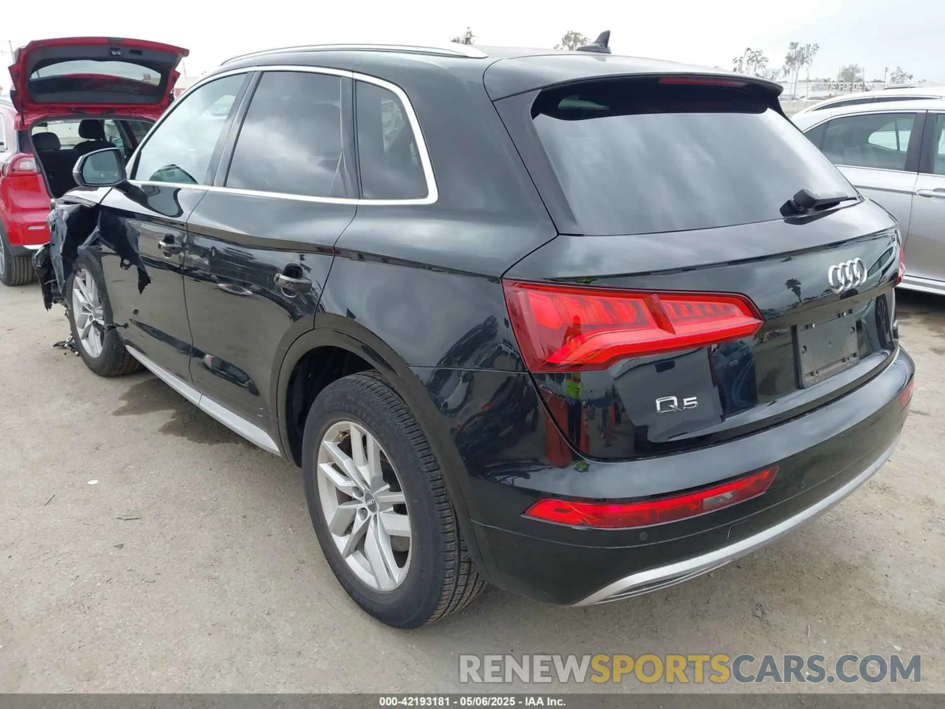 3 Фотография поврежденного автомобиля WA1ANAFY2L2086536 AUDI Q5 2020