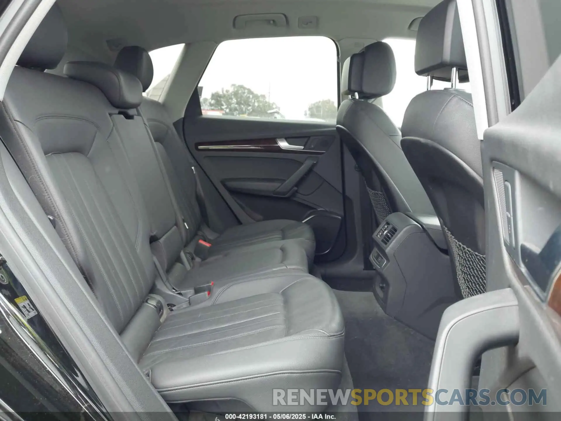 8 Фотография поврежденного автомобиля WA1ANAFY2L2086536 AUDI Q5 2020