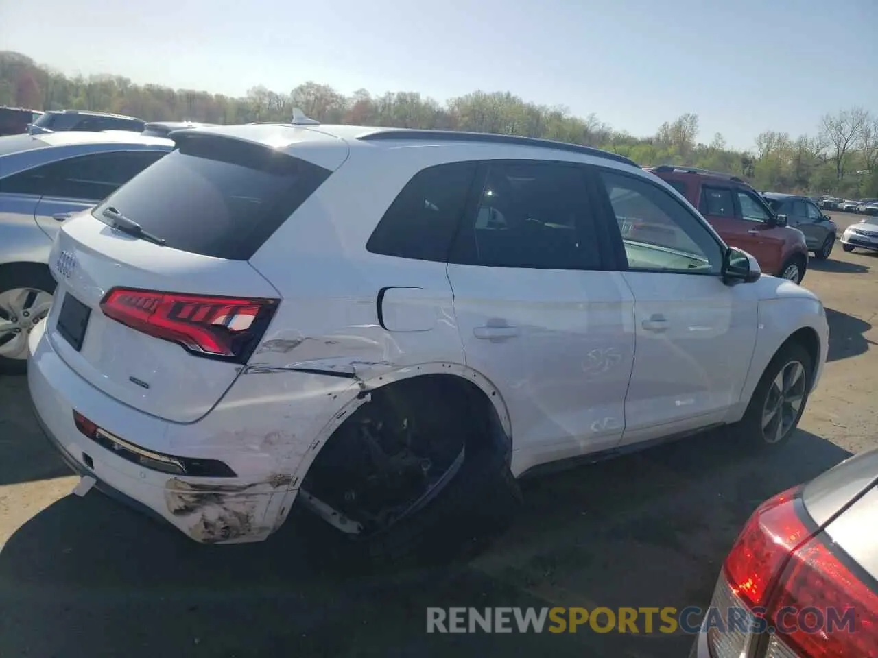 3 Фотография поврежденного автомобиля WA1ANAFY2L2090232 AUDI Q5 2020