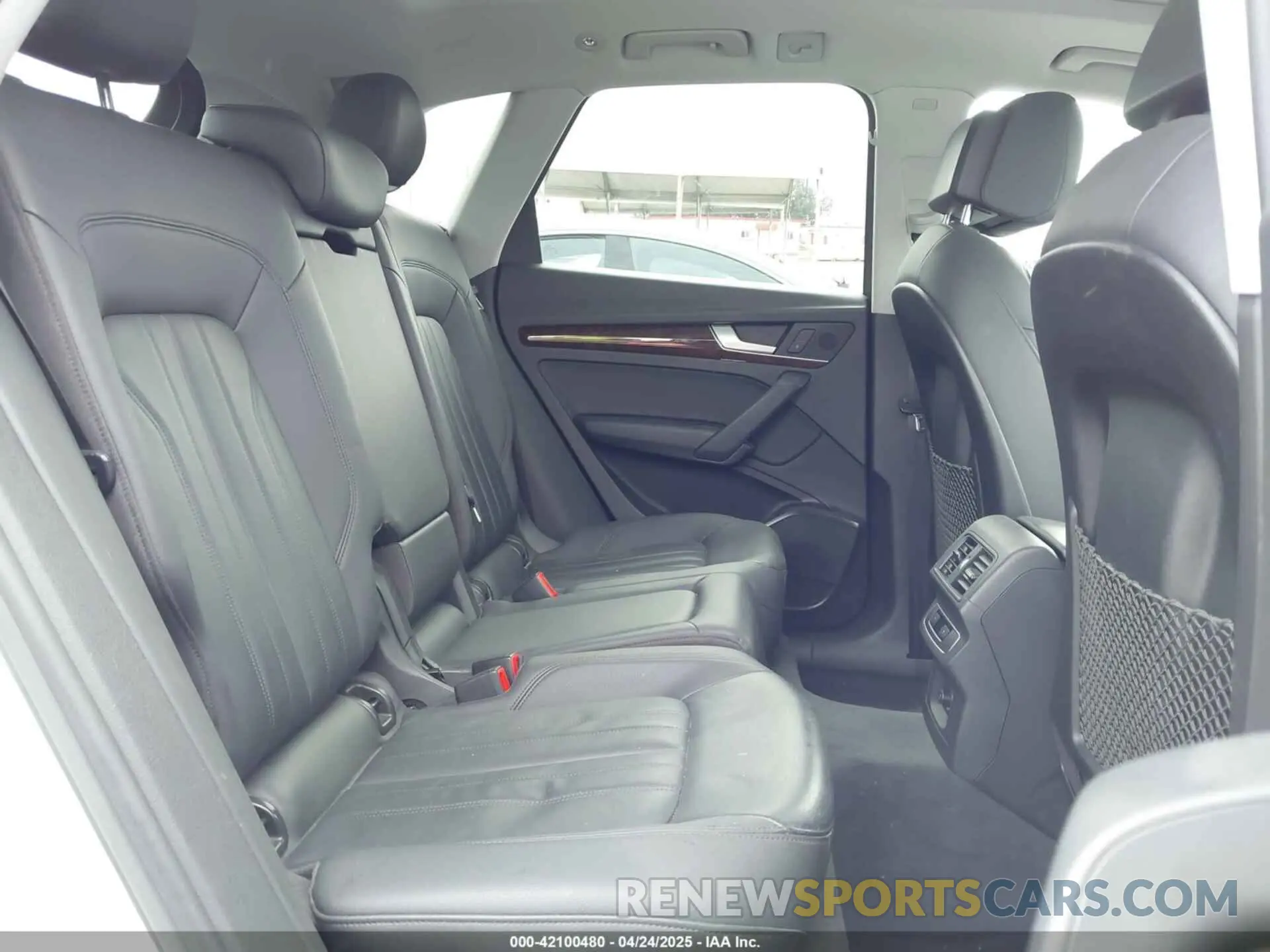 8 Фотография поврежденного автомобиля WA1ANAFY3L2064383 AUDI Q5 2020