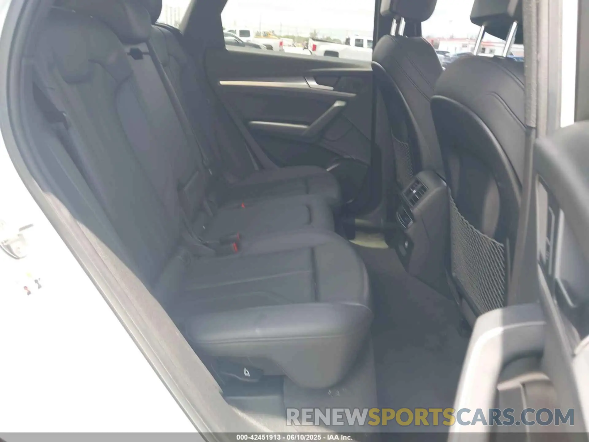 8 Photograph of a damaged car WA1ANAFY4L2106527 AUDI Q5 2020