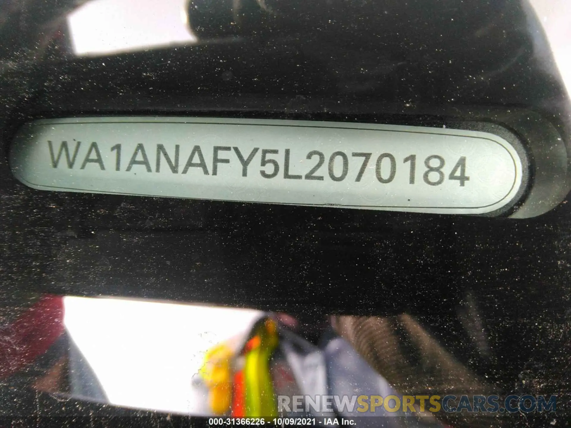 9 Photograph of a damaged car WA1ANAFY5L2070184 AUDI Q5 2020