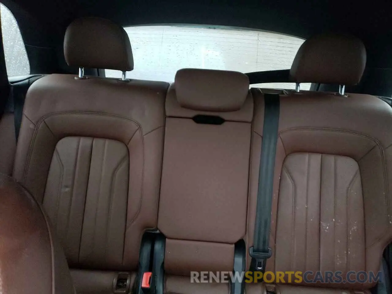 10 Photograph of a damaged car WA1ANAFY7L2045884 AUDI Q5 2020