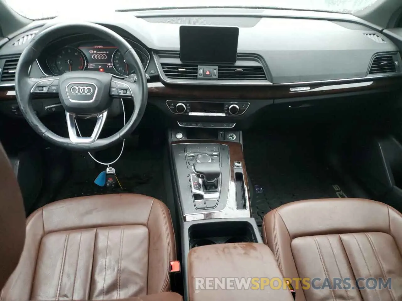 8 Photograph of a damaged car WA1ANAFY7L2045884 AUDI Q5 2020