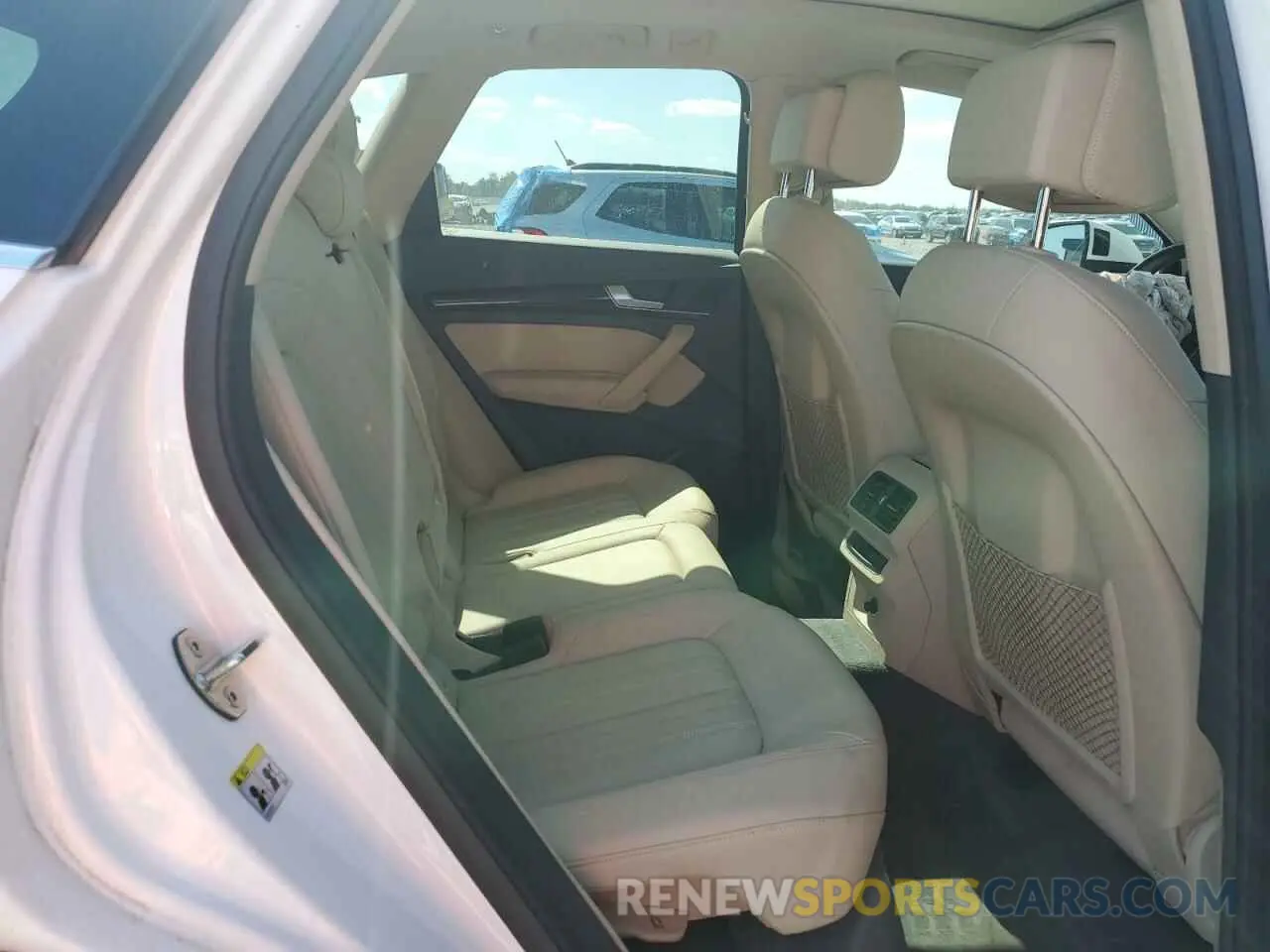11 Фотография поврежденного автомобиля WA1ANAFY9L2064002 AUDI Q5 2020