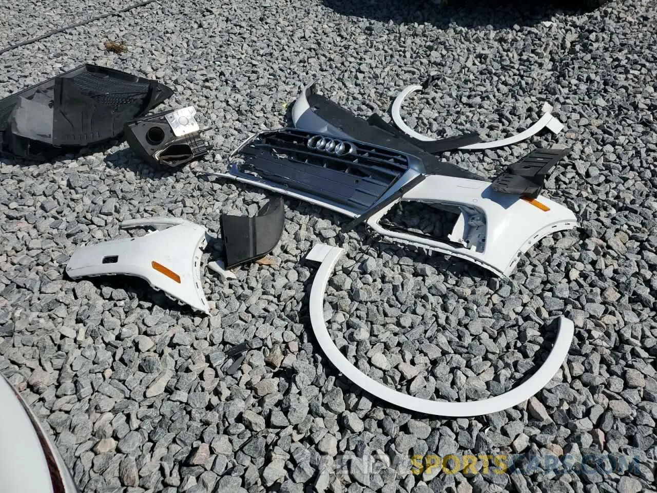 13 Фотография поврежденного автомобиля WA1ANAFY9L2064002 AUDI Q5 2020