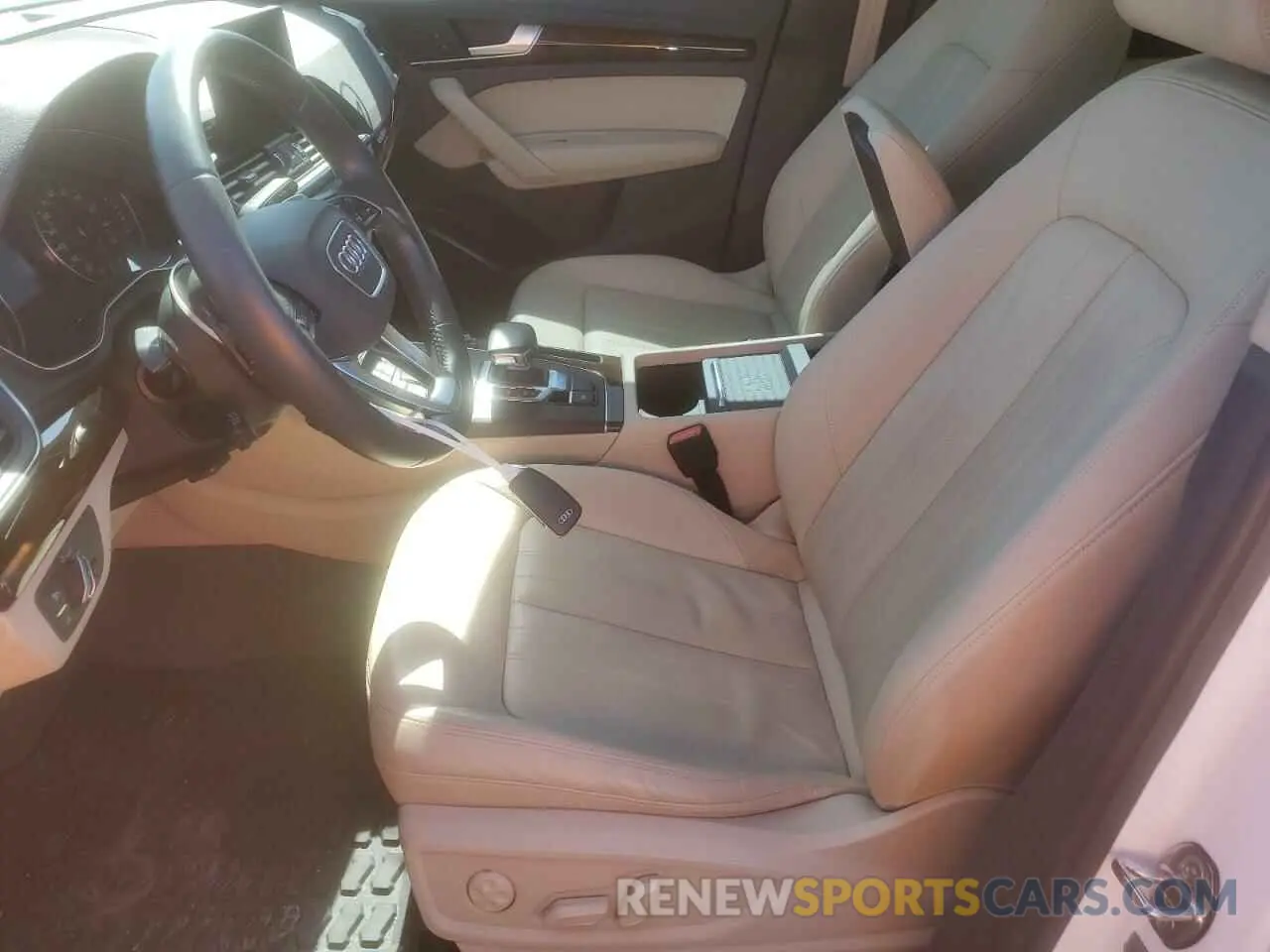 7 Photograph of a damaged car WA1ANAFY9L2113778 AUDI Q5 2020