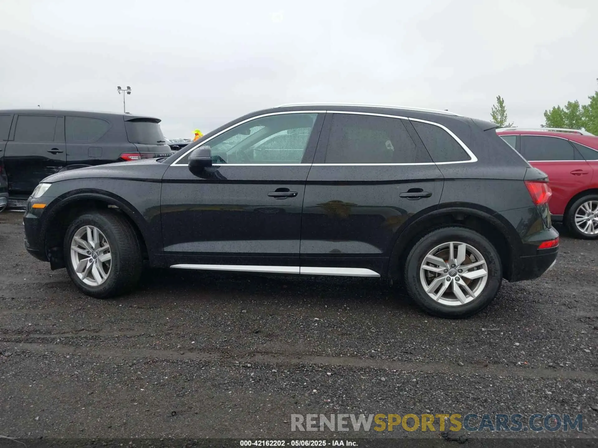 14 Photograph of a damaged car WA1ANAFYXL2058158 AUDI Q5 2020