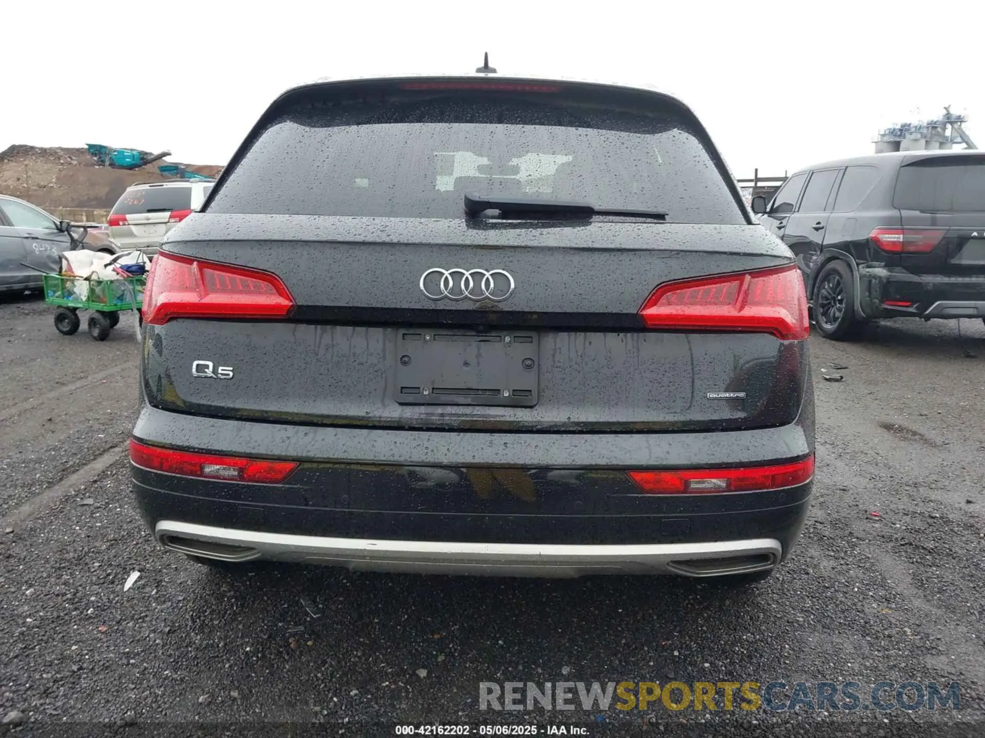 16 Photograph of a damaged car WA1ANAFYXL2058158 AUDI Q5 2020