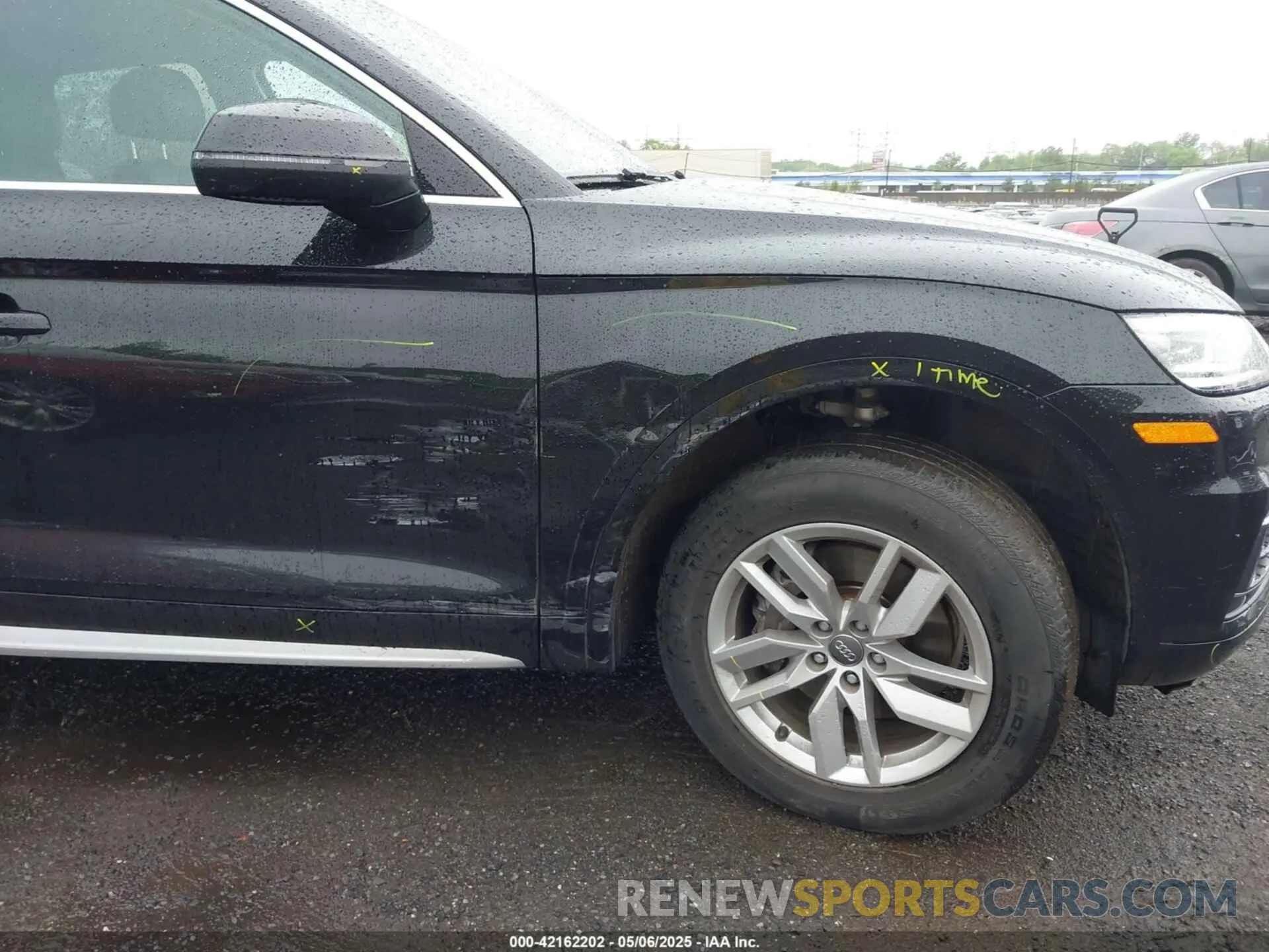 18 Photograph of a damaged car WA1ANAFYXL2058158 AUDI Q5 2020