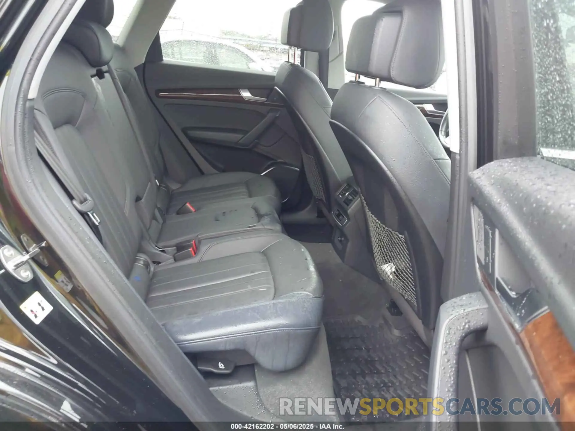 8 Photograph of a damaged car WA1ANAFYXL2058158 AUDI Q5 2020