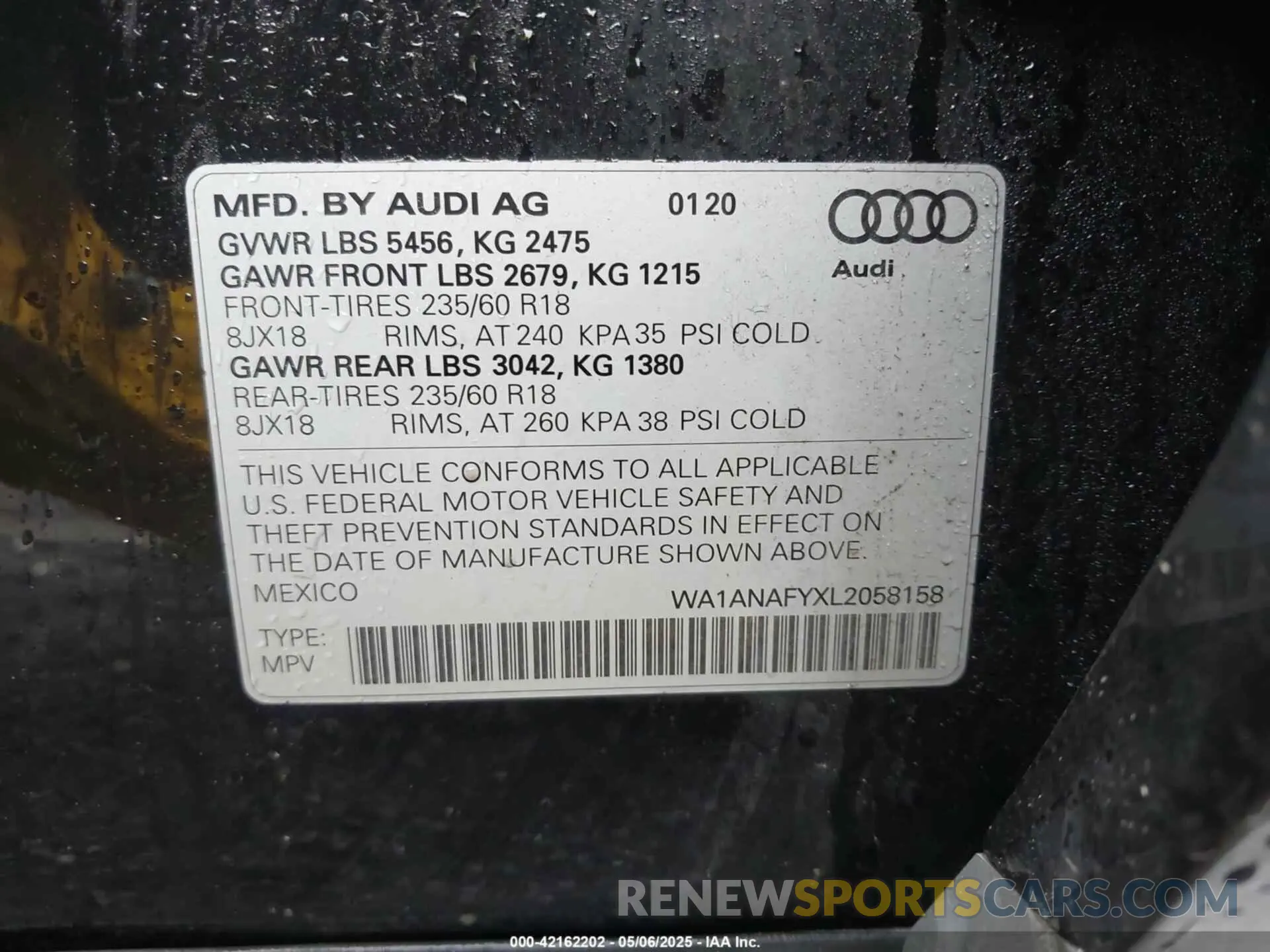 9 Photograph of a damaged car WA1ANAFYXL2058158 AUDI Q5 2020