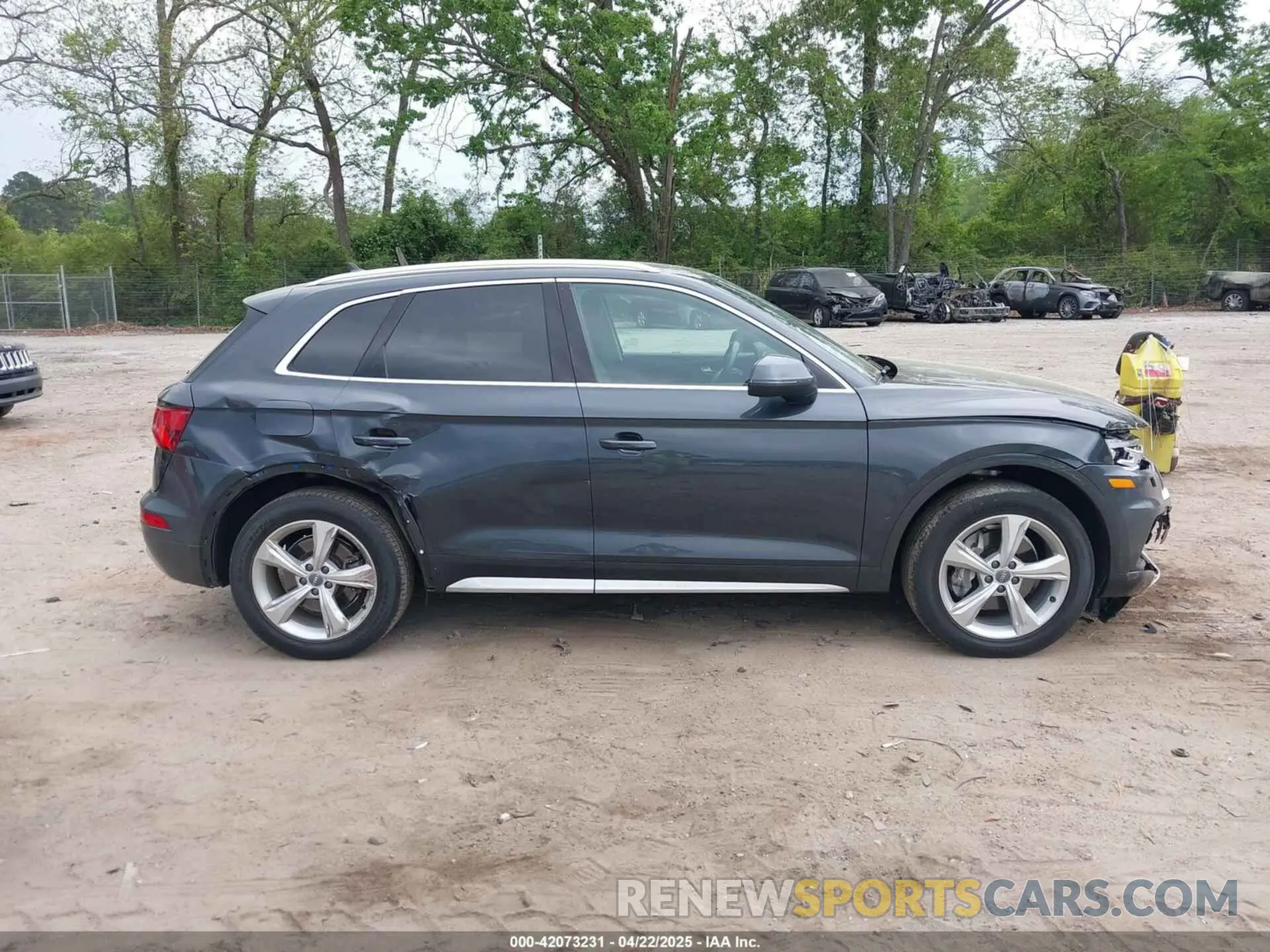 14 Photograph of a damaged car WA1ANAFYXL2084324 AUDI Q5 2020