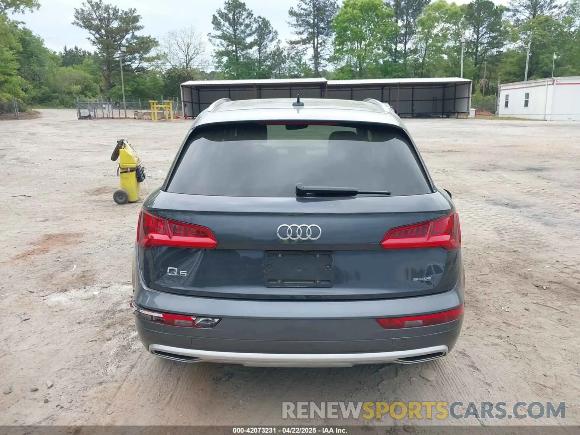 17 Photograph of a damaged car WA1ANAFYXL2084324 AUDI Q5 2020