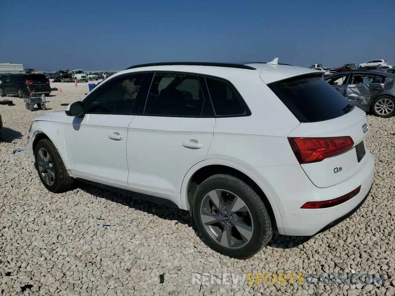 2 Фотография поврежденного автомобиля WA1ANAFYXL2108850 AUDI Q5 2020