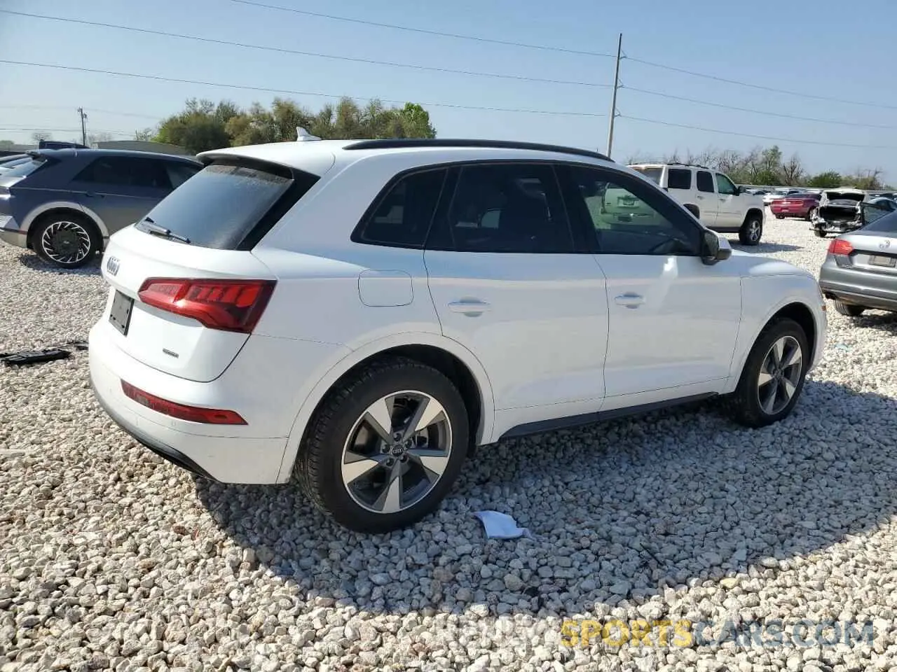 3 Фотография поврежденного автомобиля WA1ANAFYXL2108850 AUDI Q5 2020