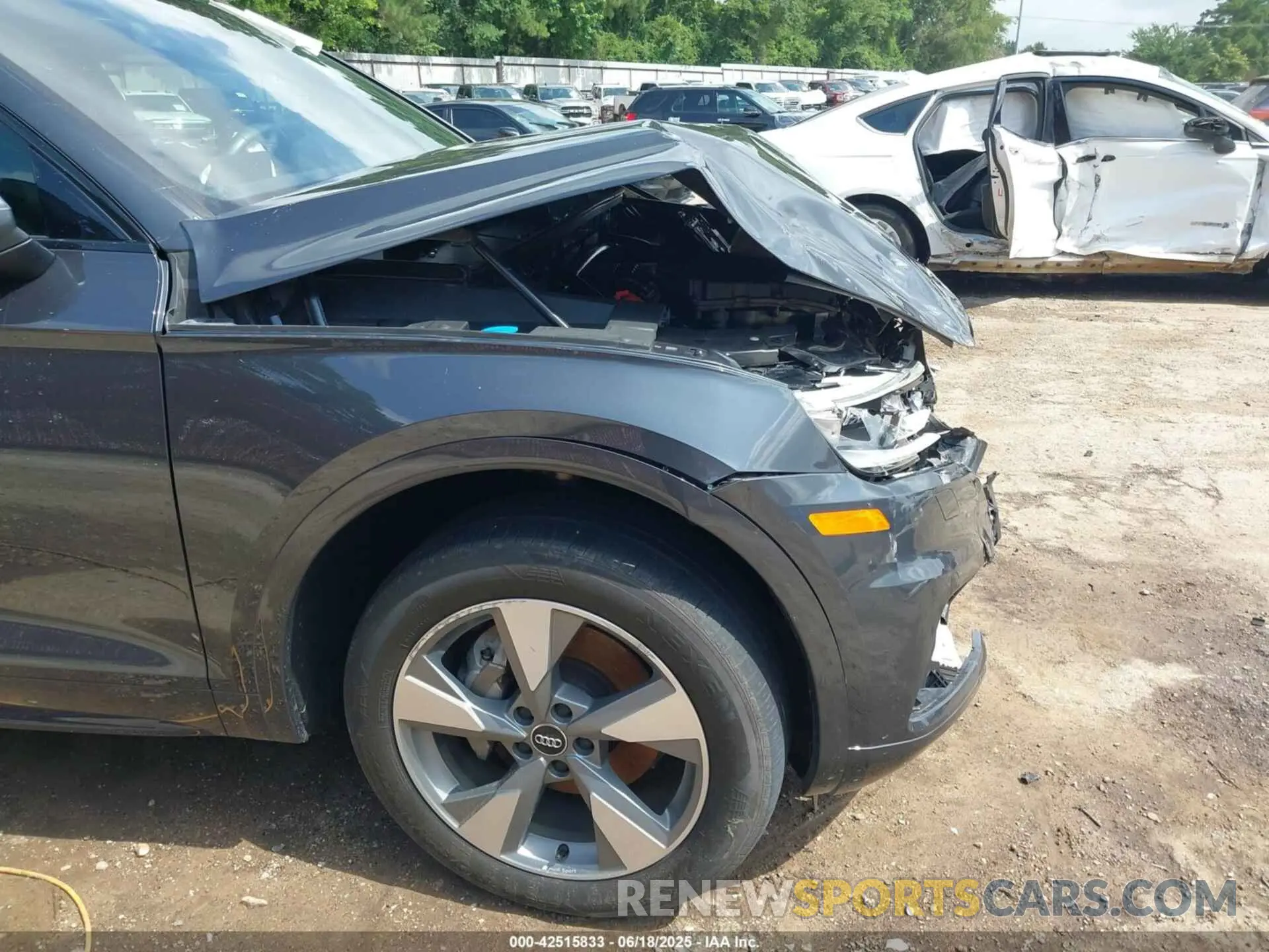 19 Photograph of a damaged car WA1ANASY7L2112421 AUDI Q5 2020