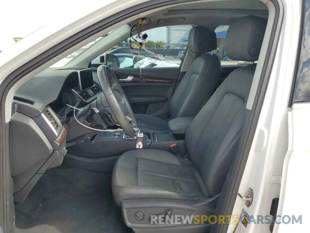 7 Photograph of a damaged car WA1BNAFY2L2054786 AUDI Q5 2020