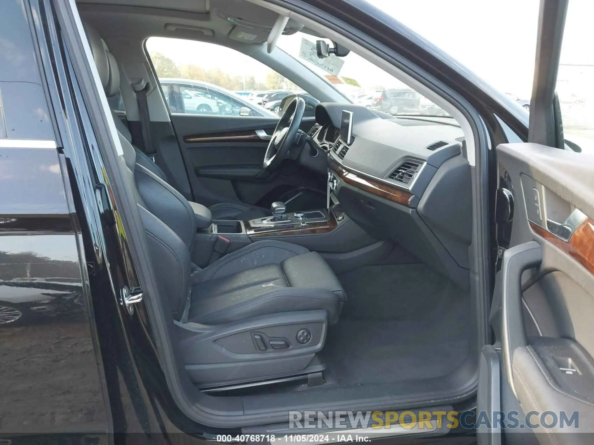 5 Photograph of a damaged car WA1BNAFY3L2024292 AUDI Q5 2020