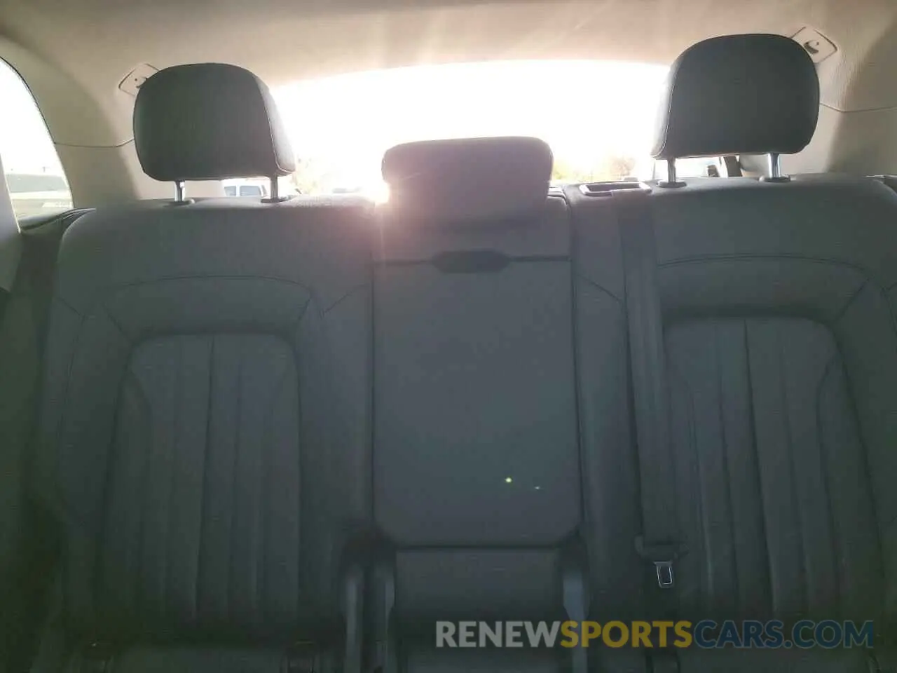 10 Photograph of a damaged car WA1BNAFY6L2089671 AUDI Q5 2020