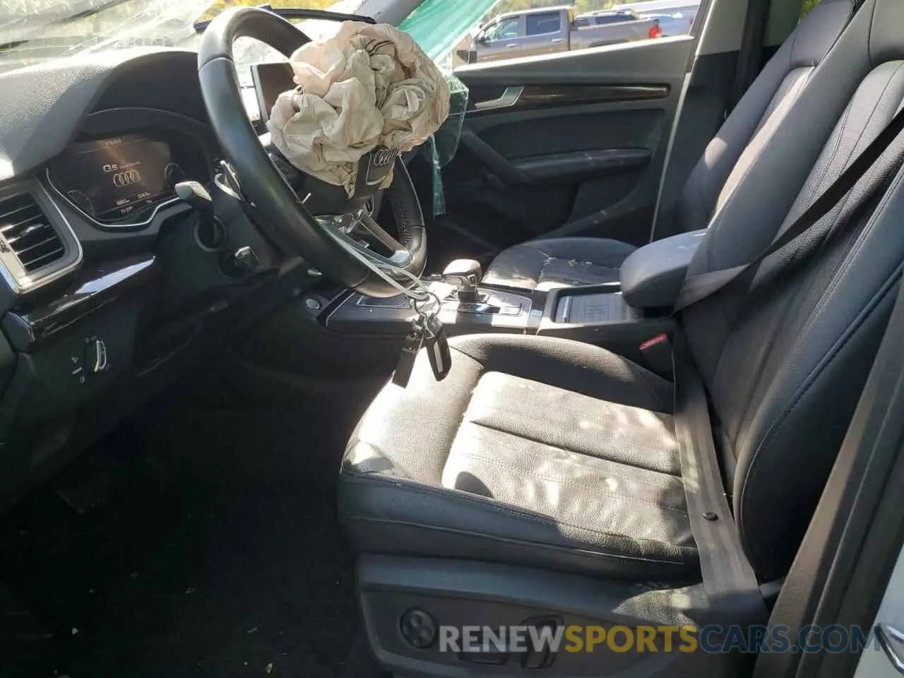 7 Photograph of a damaged car WA1BNAFY7L2009021 AUDI Q5 2020