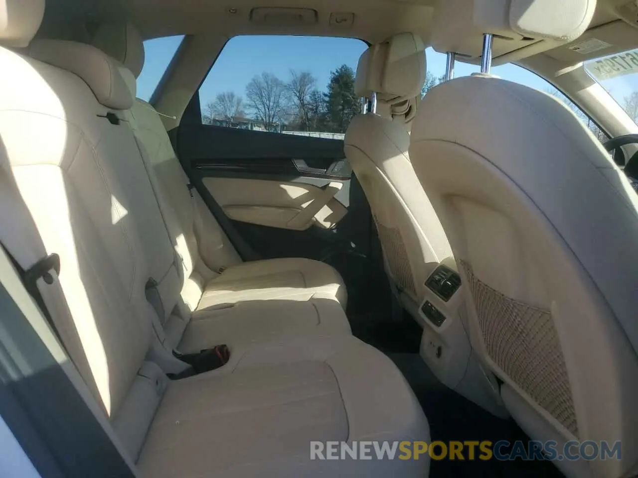 11 Photograph of a damaged car WA1BNAFY7L2063645 AUDI Q5 2020
