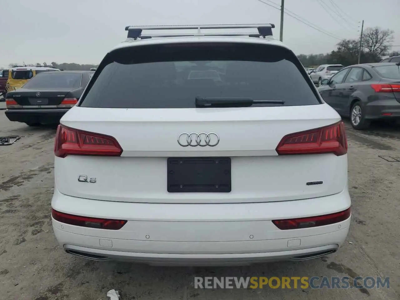 6 Photograph of a damaged car WA1BNAFYXL2024192 AUDI Q5 2020