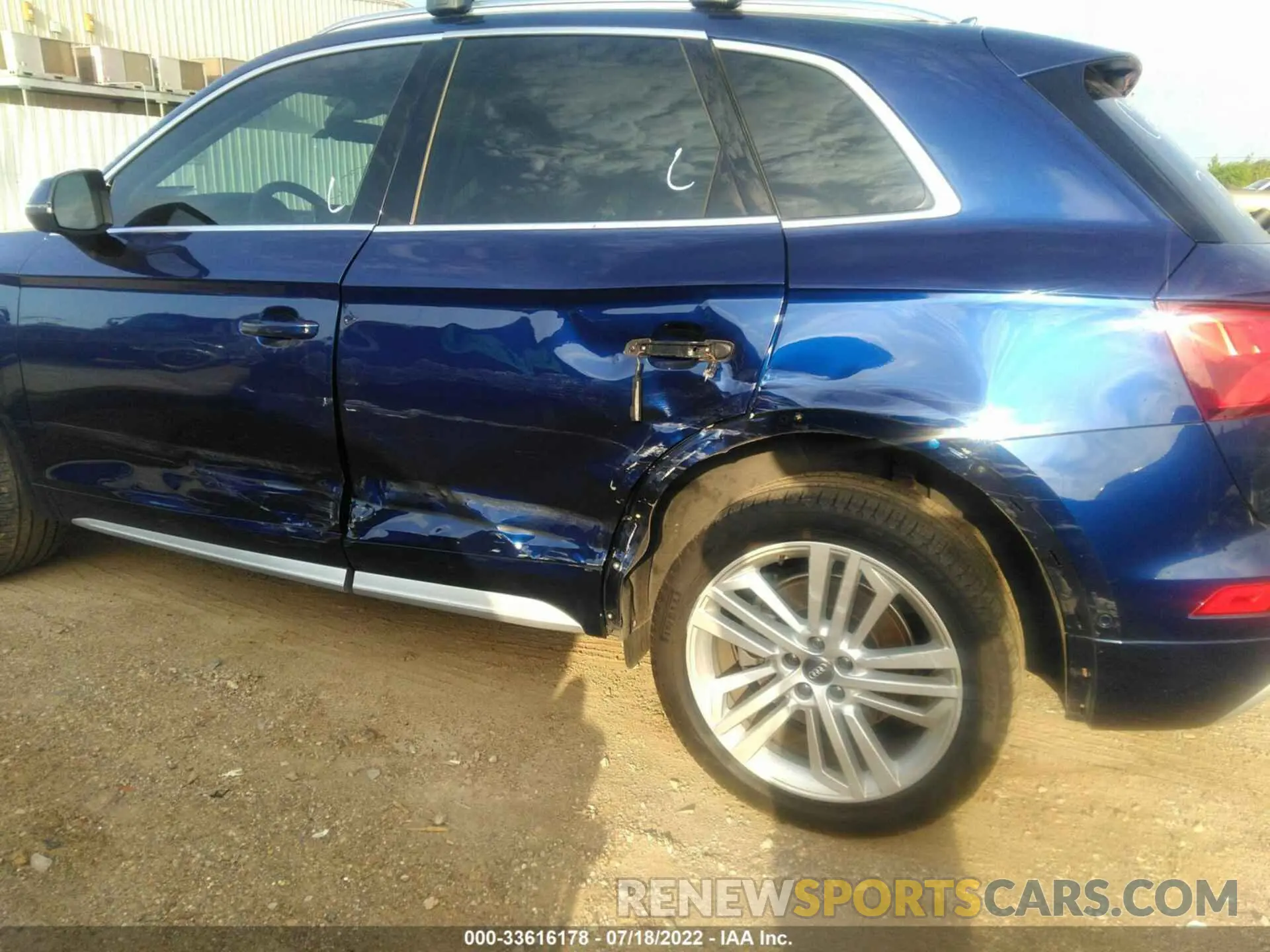 6 Photograph of a damaged car WA1CNAFY0L2079514 AUDI Q5 2020