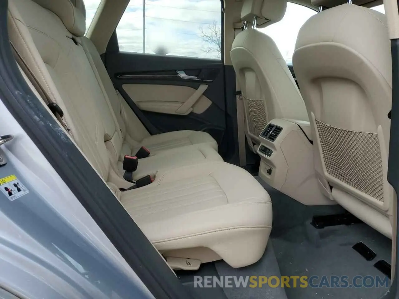 11 Photograph of a damaged car WA1E2AFY5L2046865 AUDI Q5 2020