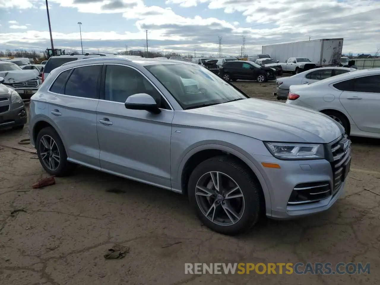 4 Photograph of a damaged car WA1E2AFY5L2046865 AUDI Q5 2020