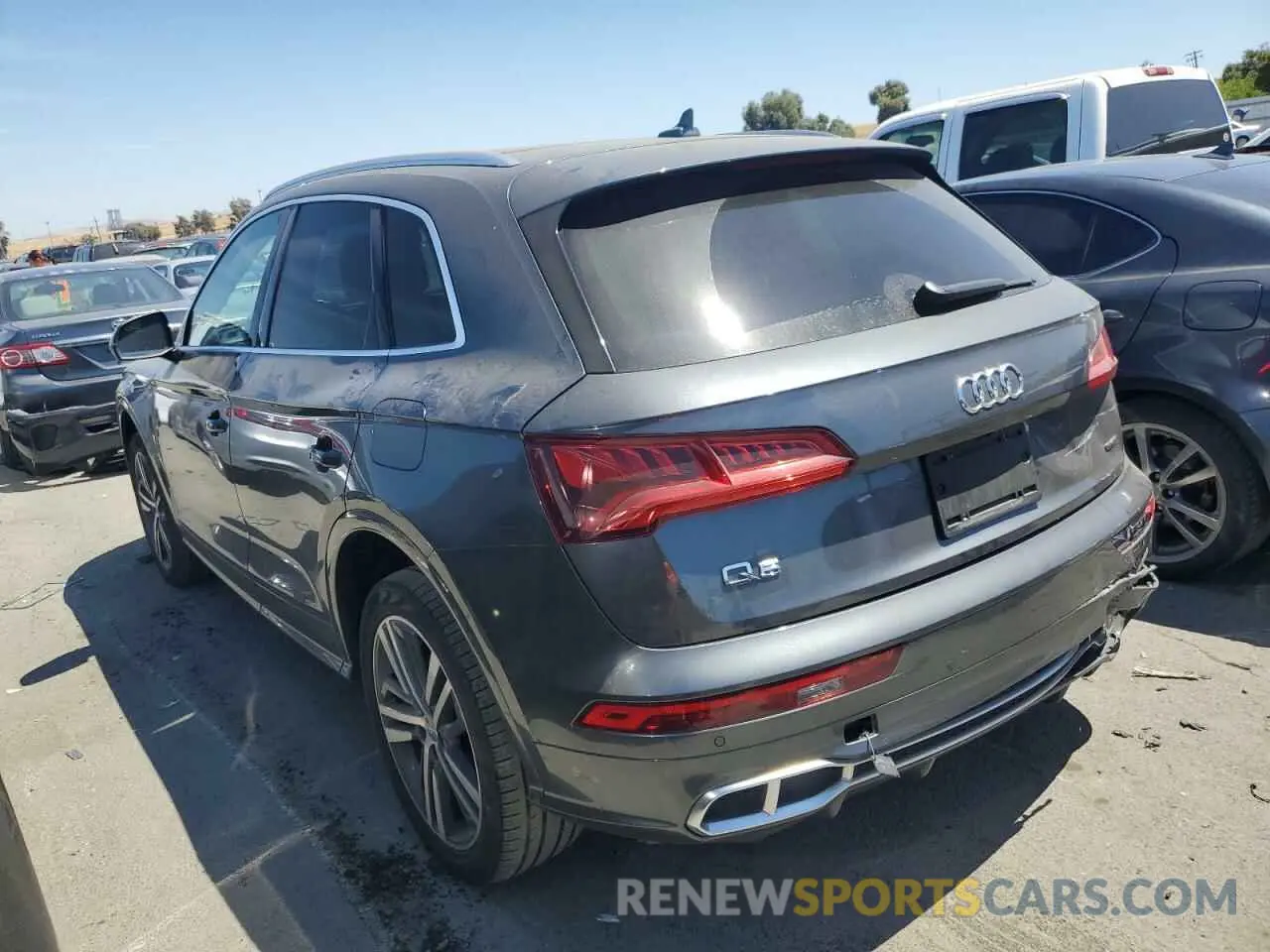2 Photograph of a damaged car WA1E2AFY6L2068292 AUDI Q5 2020