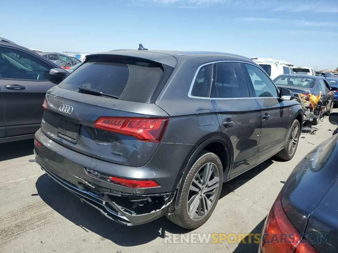 3 Photograph of a damaged car WA1E2AFY6L2068292 AUDI Q5 2020