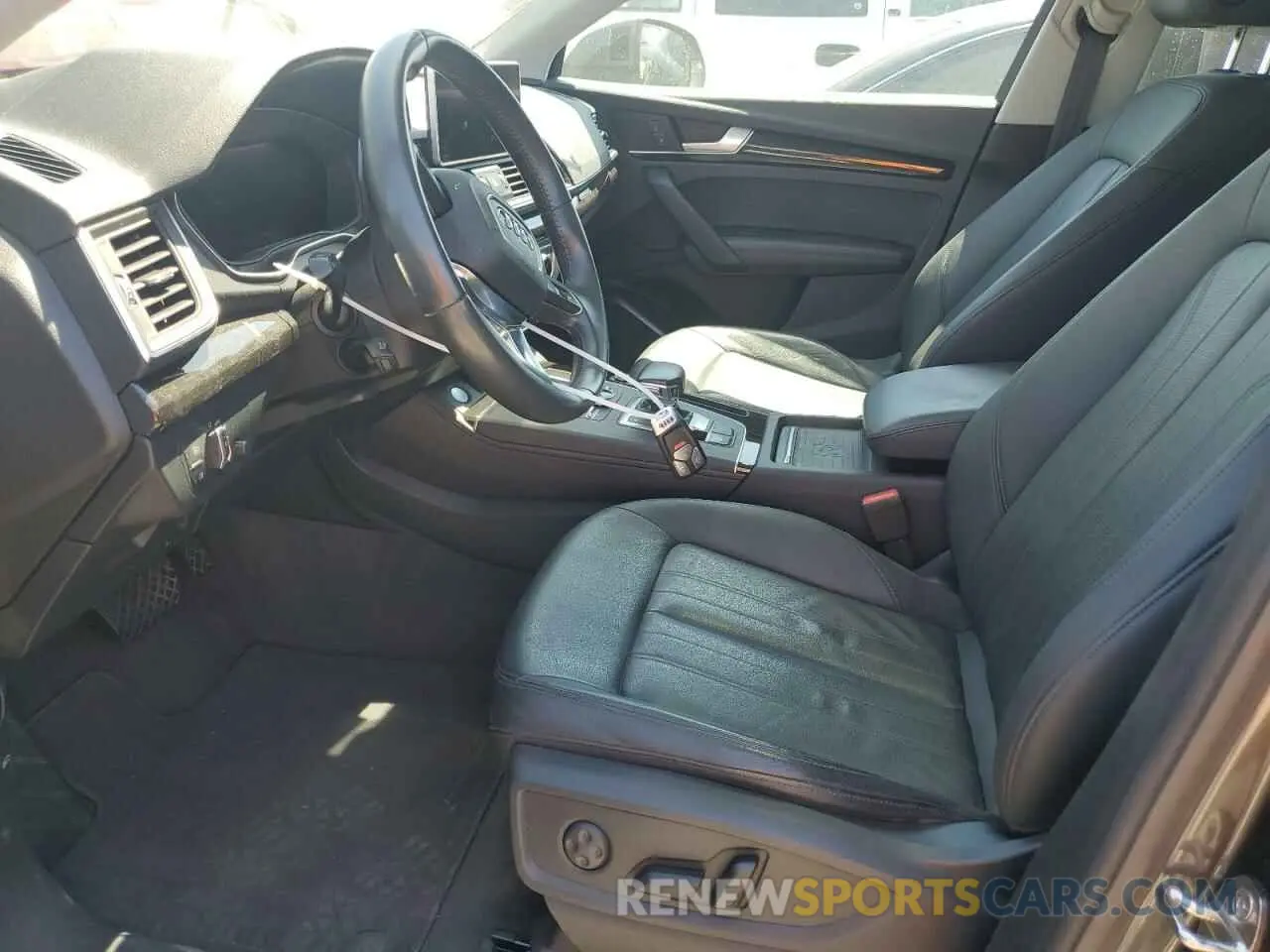 7 Photograph of a damaged car WA1E2AFY6L2068292 AUDI Q5 2020