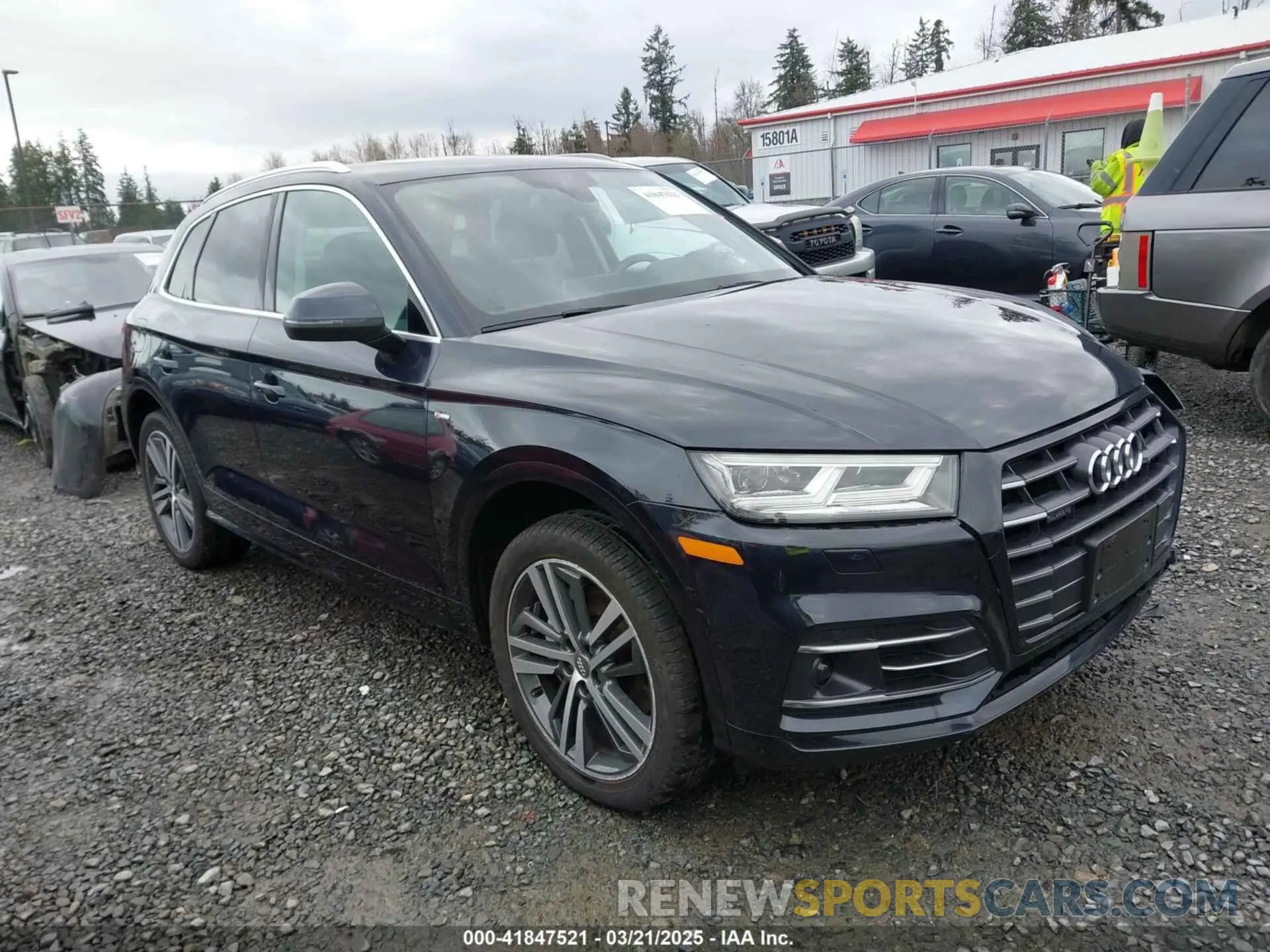 13 Photograph of a damaged car WA1E2AFY9L2069727 AUDI Q5 2020