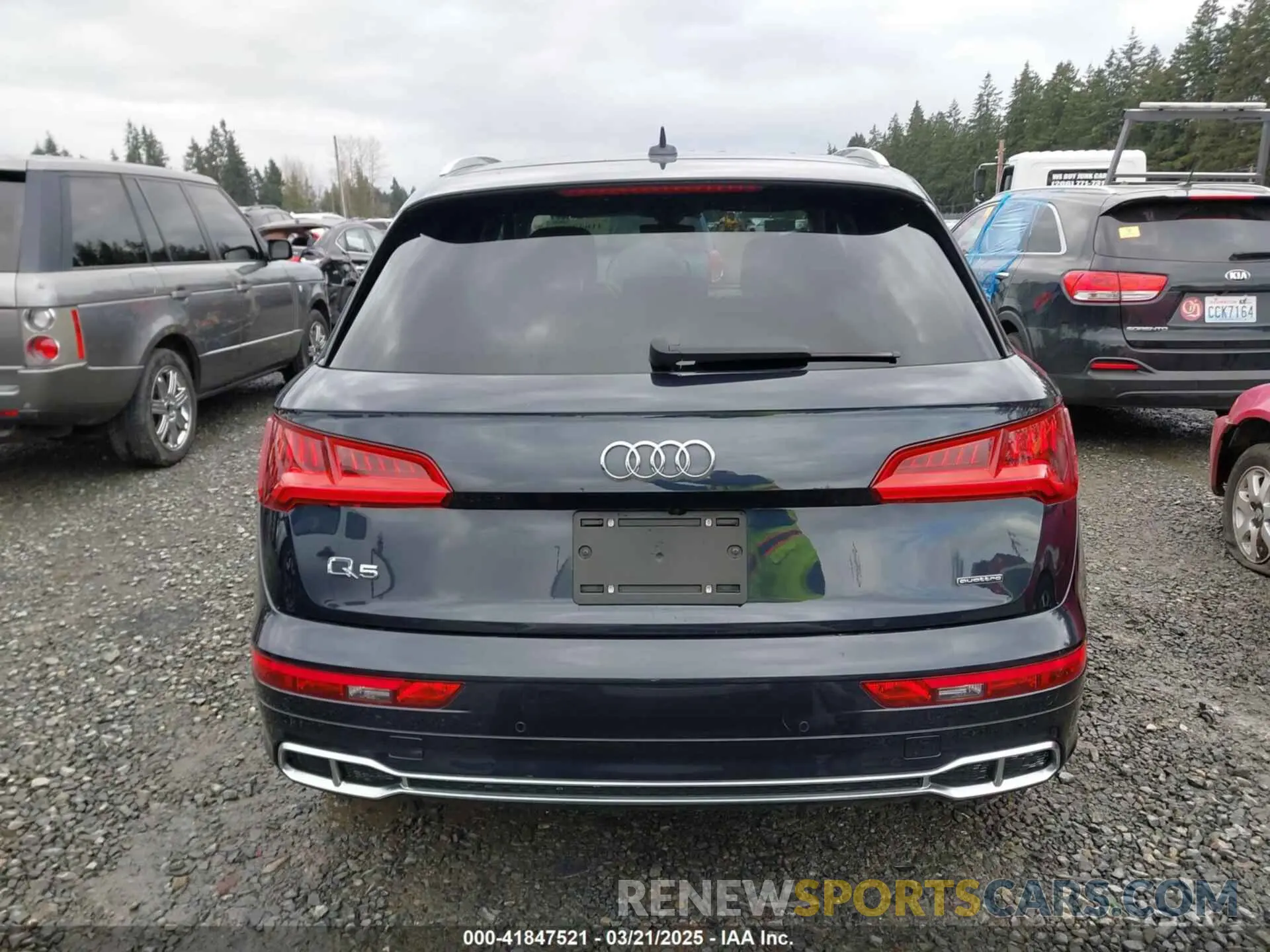 16 Photograph of a damaged car WA1E2AFY9L2069727 AUDI Q5 2020