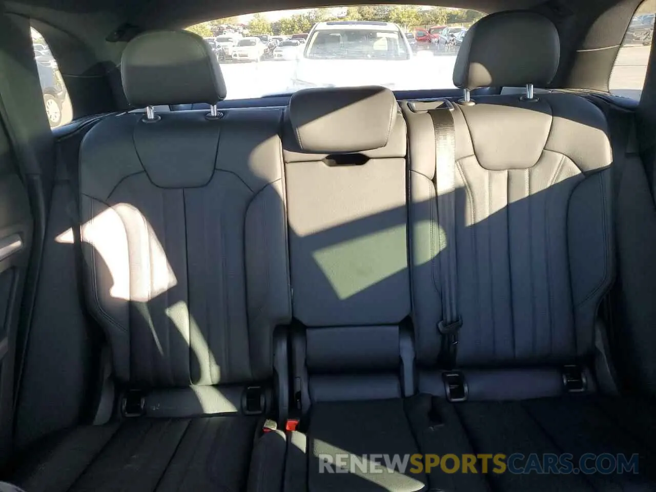10 Photograph of a damaged car WA1ENAFY0L2112228 AUDI Q5 2020