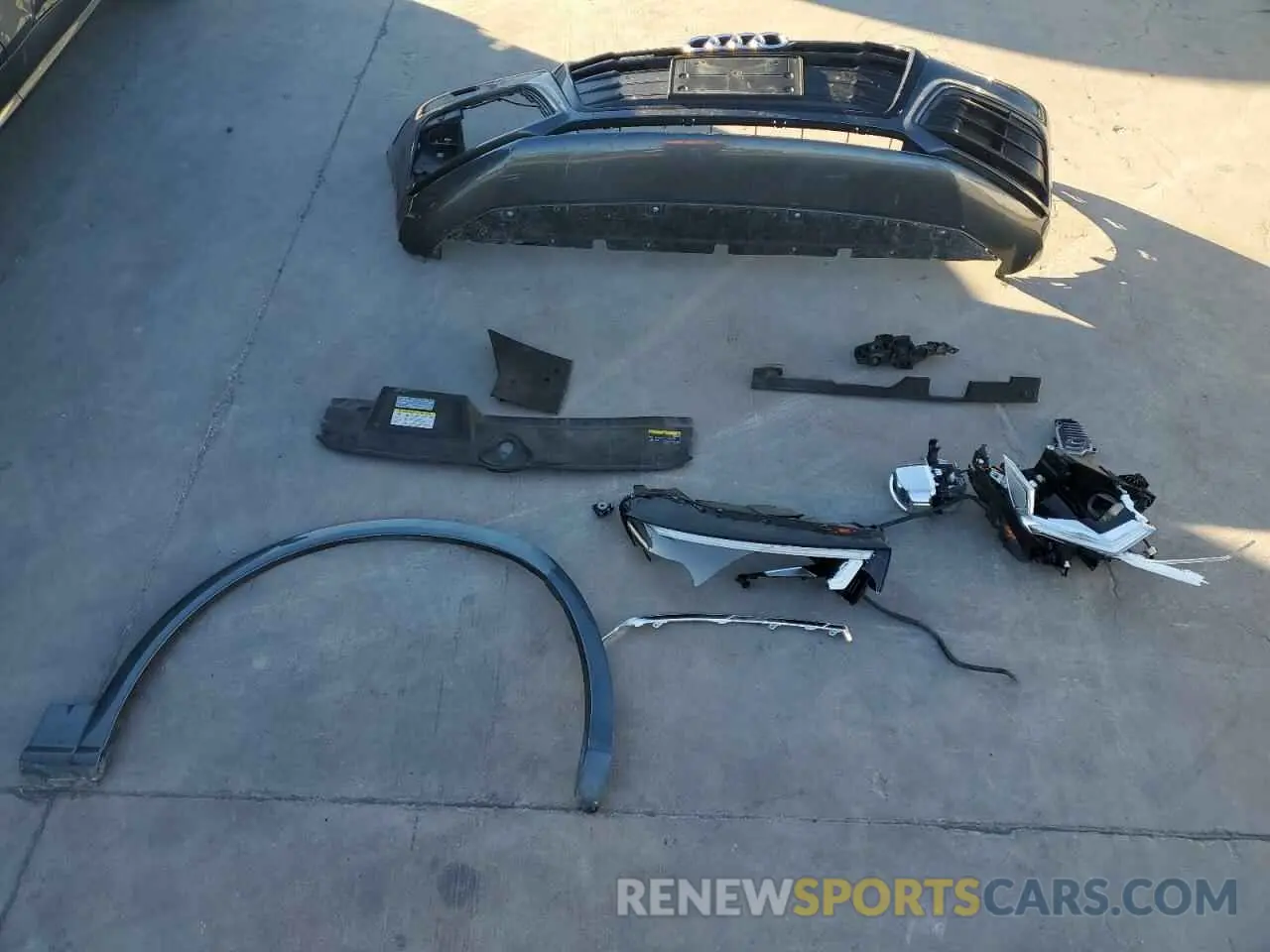 13 Photograph of a damaged car WA1ENAFY0L2112228 AUDI Q5 2020