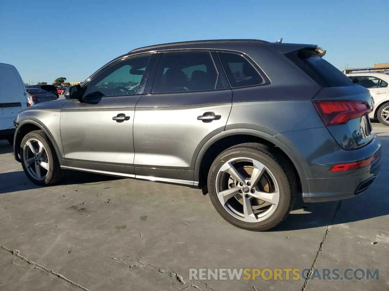 2 Photograph of a damaged car WA1ENAFY0L2112228 AUDI Q5 2020