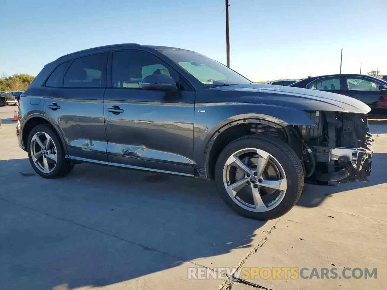 4 Photograph of a damaged car WA1ENAFY0L2112228 AUDI Q5 2020