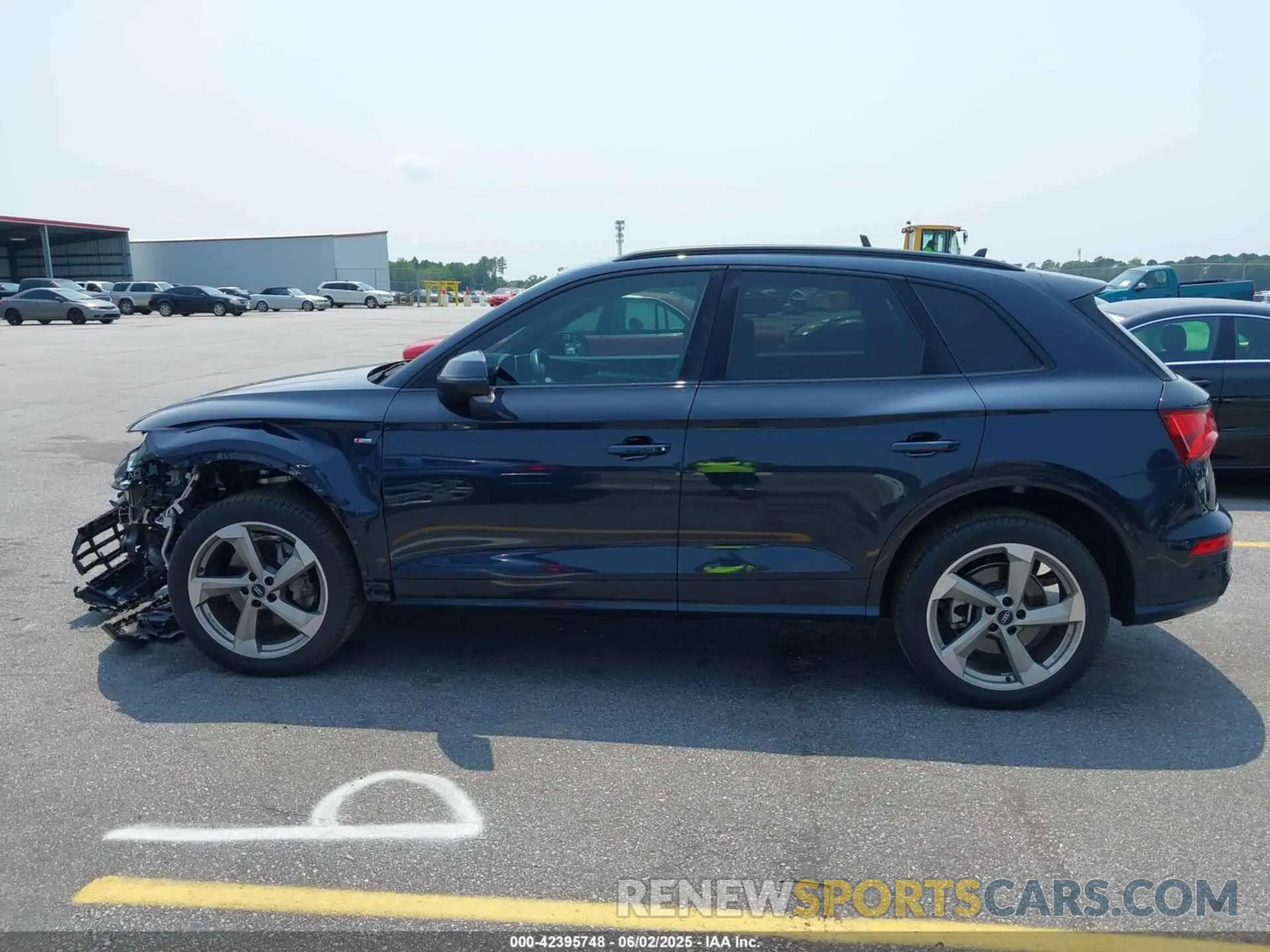 15 Photograph of a damaged car WA1ENAFY1L2094872 AUDI Q5 2020