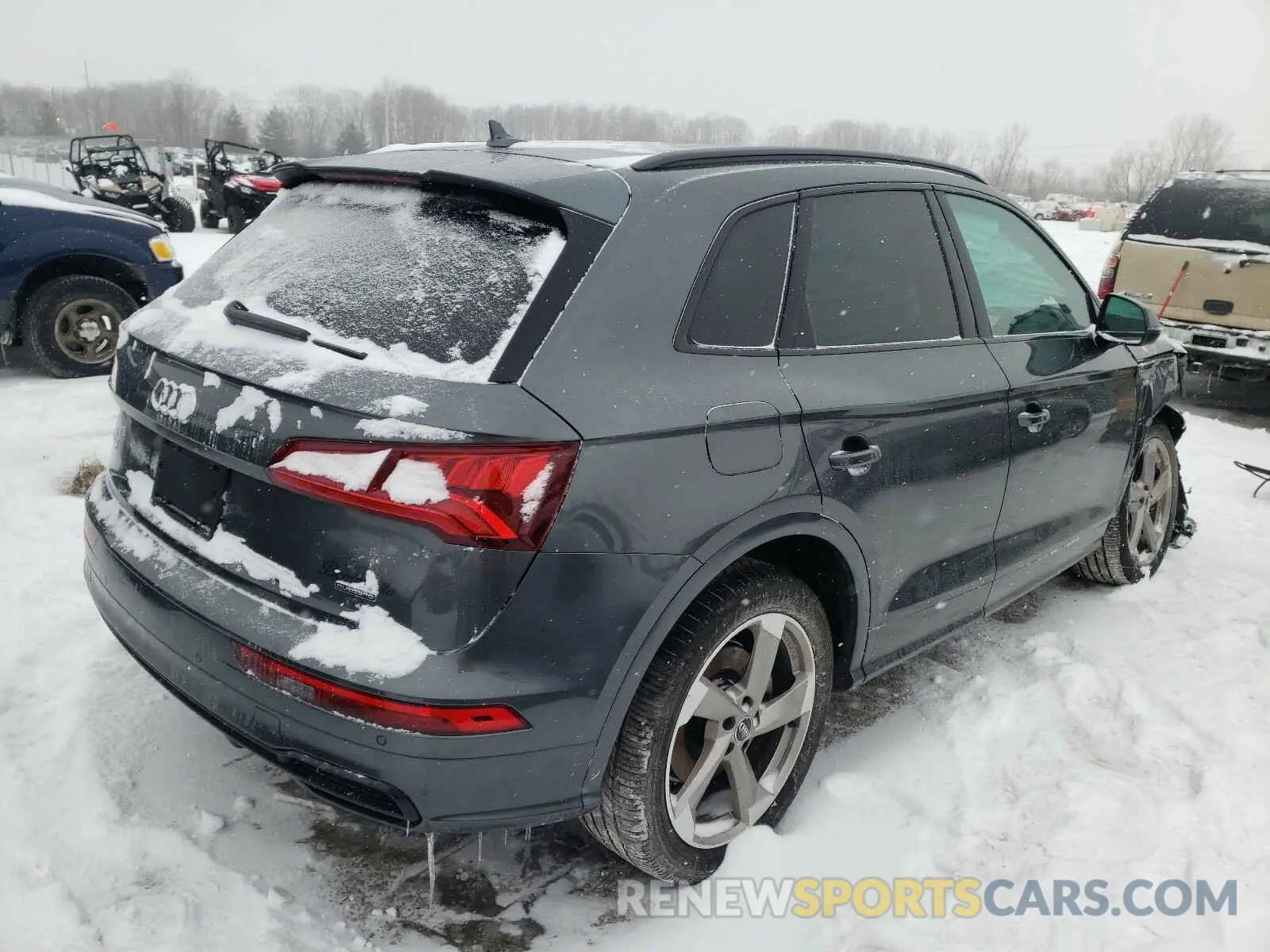 4 Photograph of a damaged car WA1ENAFY4L2111387 AUDI Q5 2020