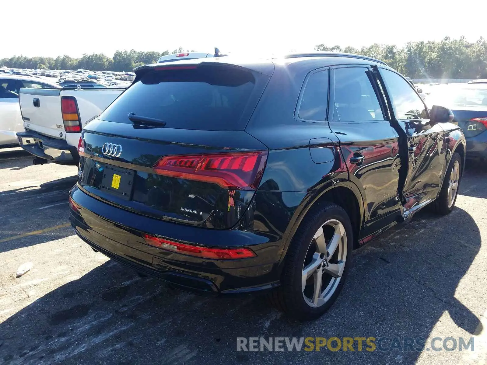 4 Photograph of a damaged car WA1ENAFY7L2102571 AUDI Q5 2020