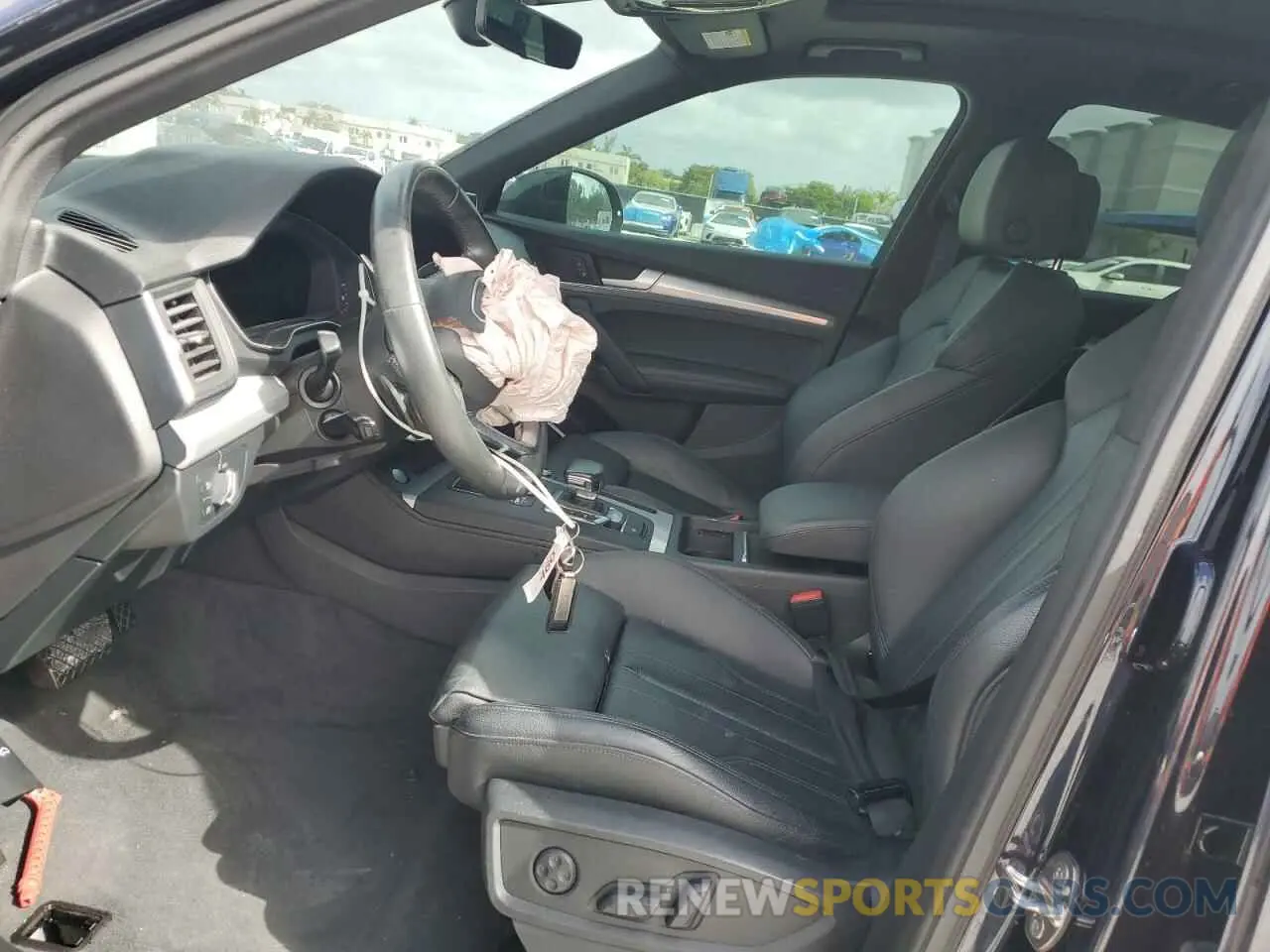 7 Photograph of a damaged car WA1ENAFY7L2105471 AUDI Q5 2020