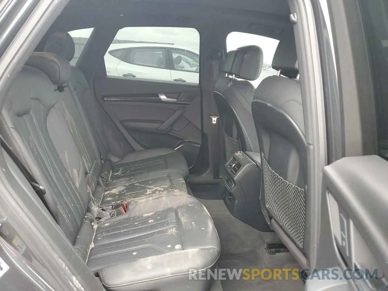 11 Photograph of a damaged car WA1ENAFY8L2005606 AUDI Q5 2020